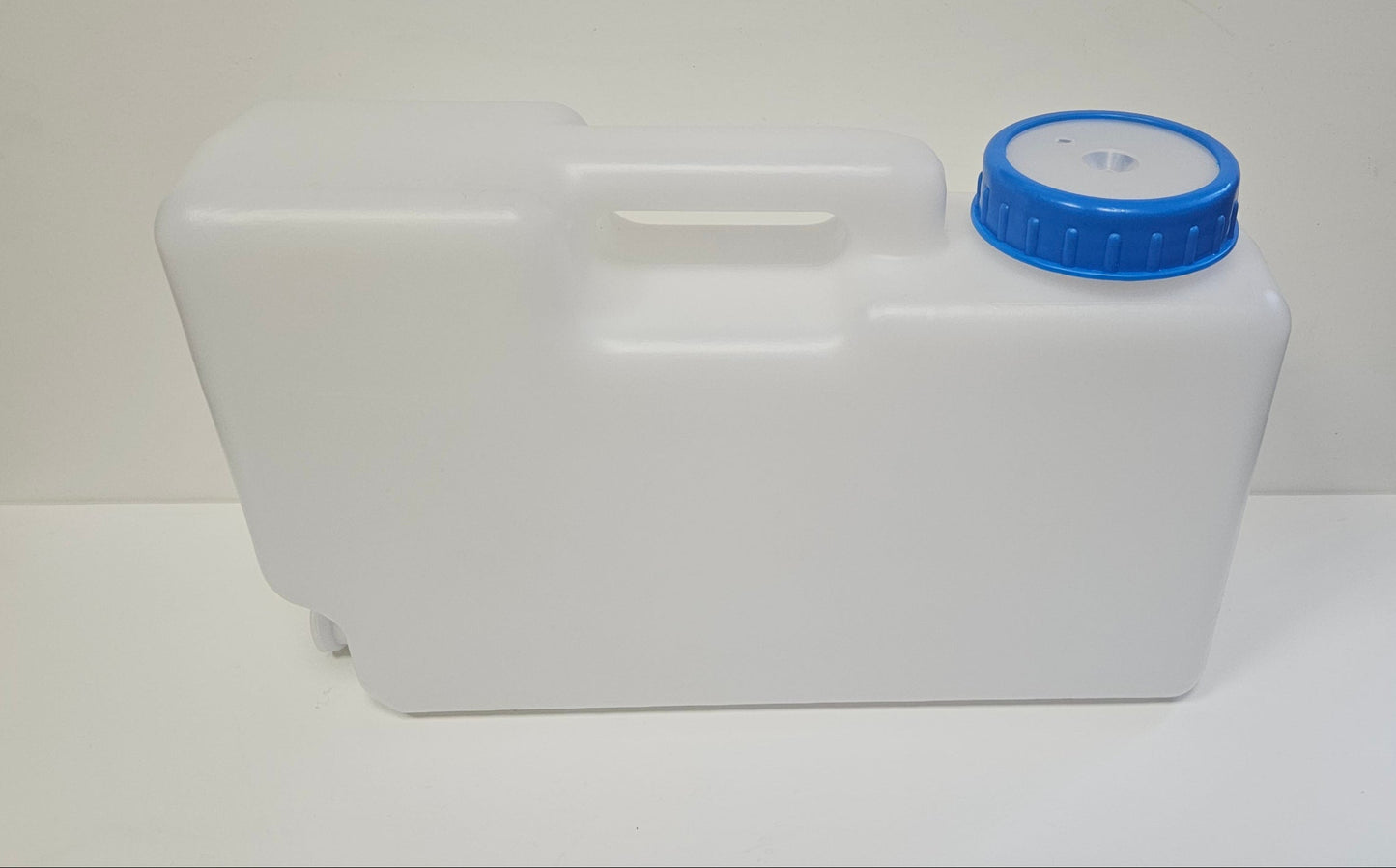 10L water storage container with 2 part cap