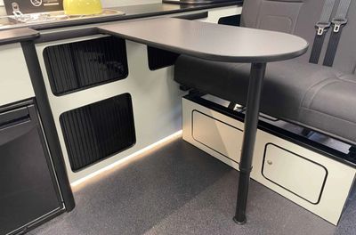 Mito Folding Extendable Table Leg Black Or Silver – Product Image