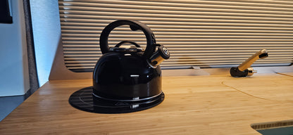 2.5 litre whistling kettle. Black