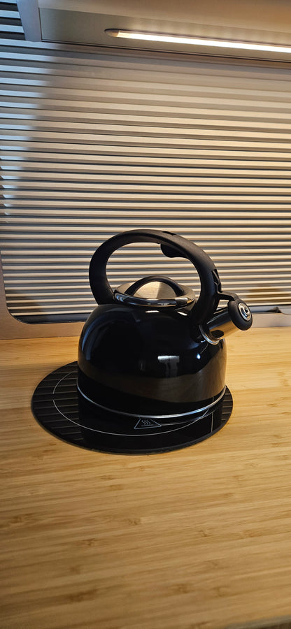 2.5 litre whistling kettle. Black