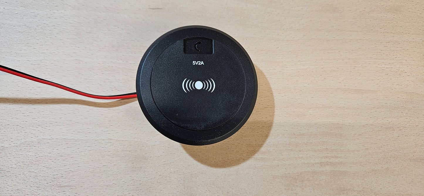 15W wireless charger with dual USB ports (12V / 24V)