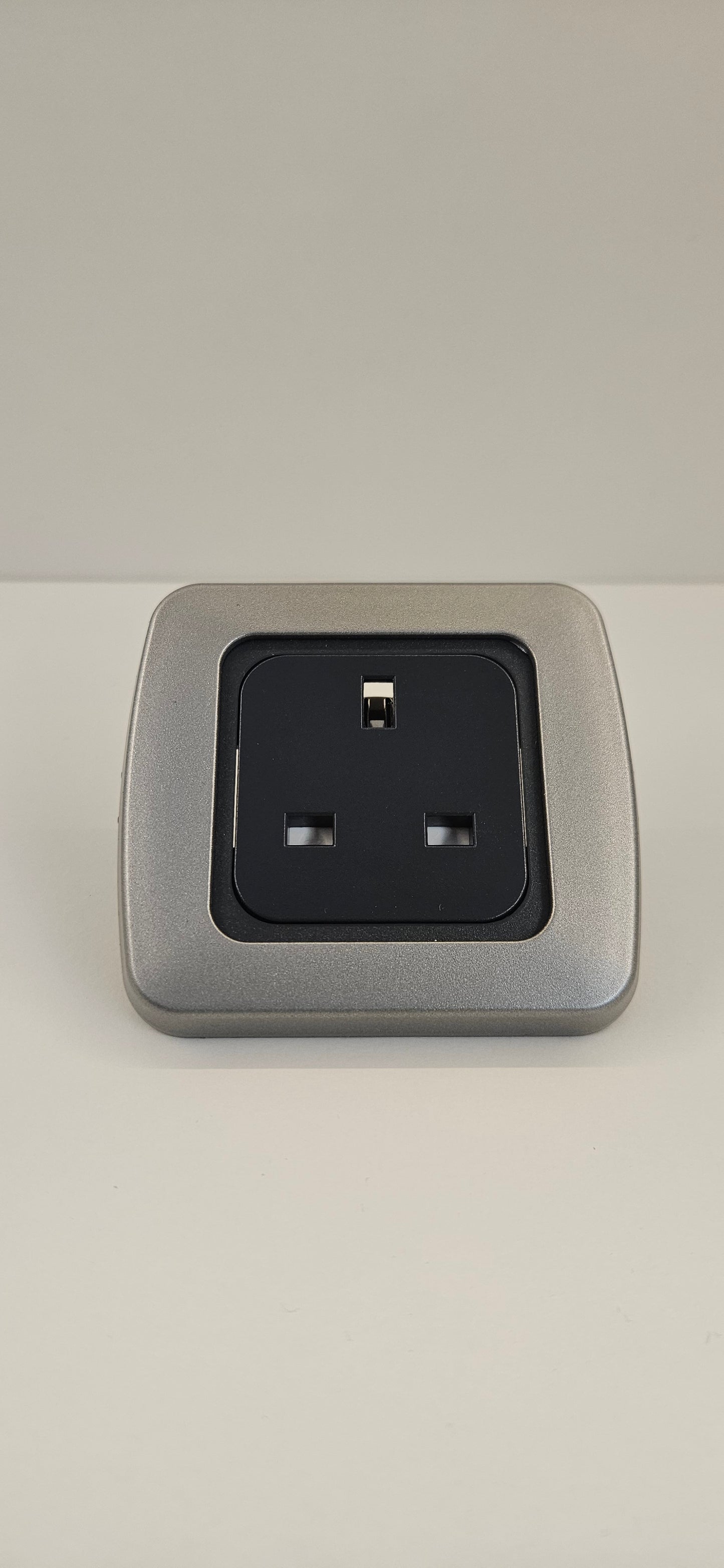 CBE single 230V socket kit (silver or black)