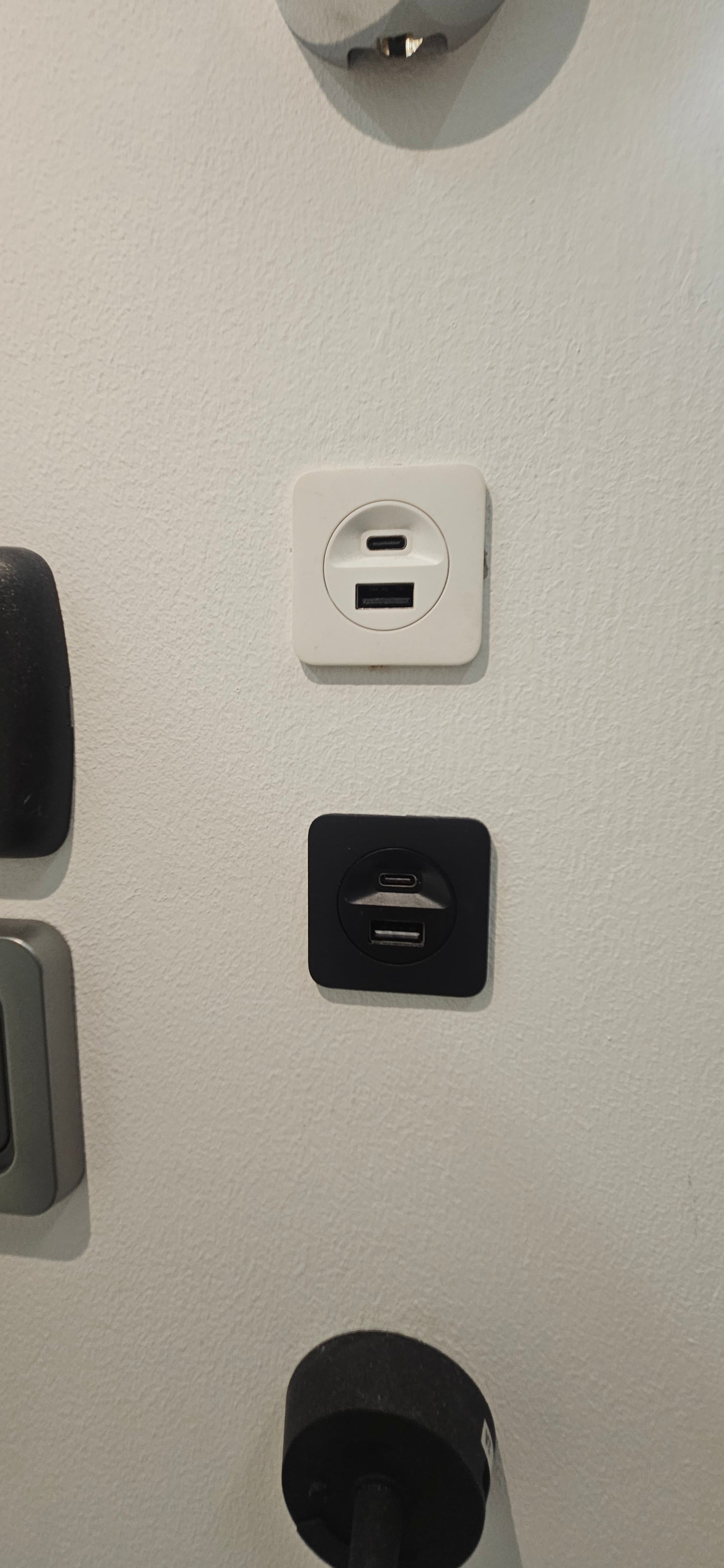 12v USB A & C socket Black Hafele