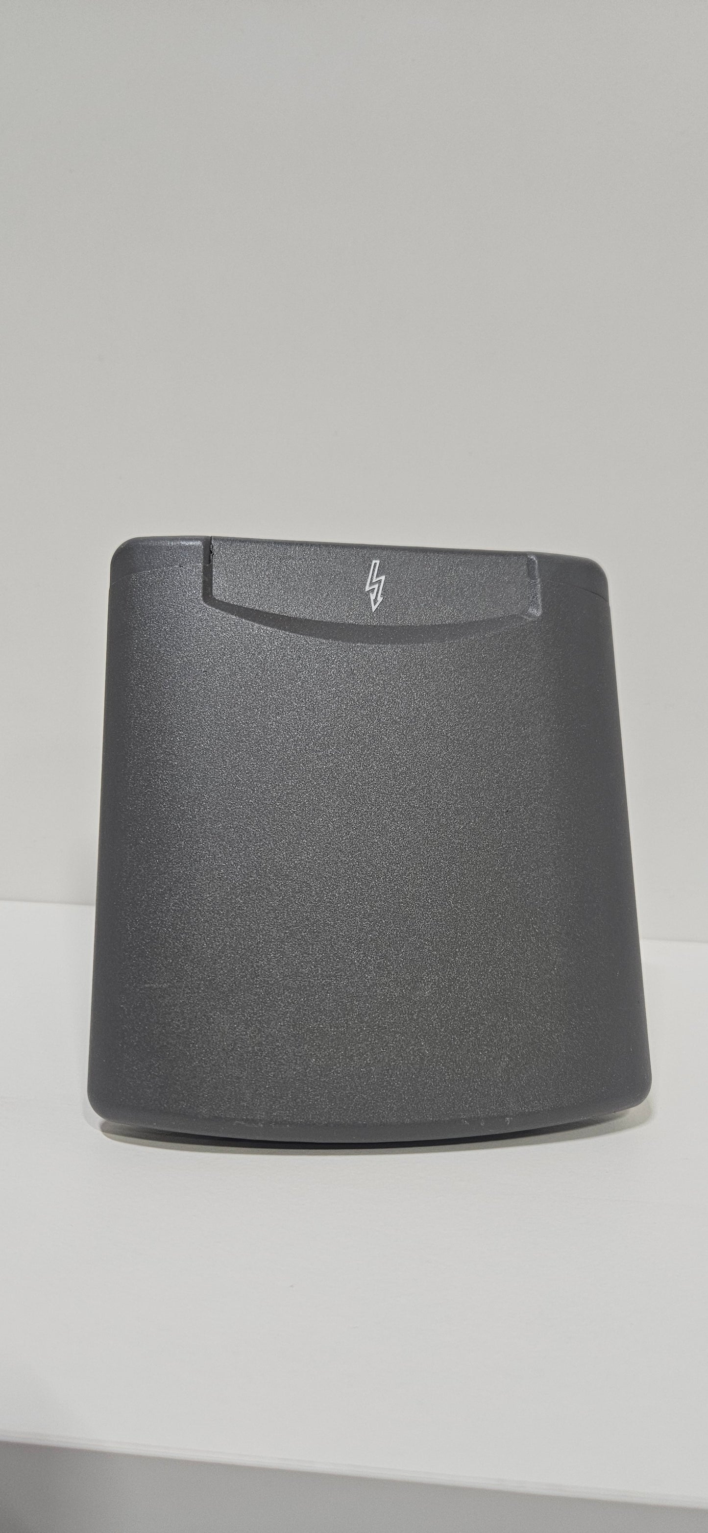 Fawo flush 230v mains EHU inlet with magnetic lock Grey