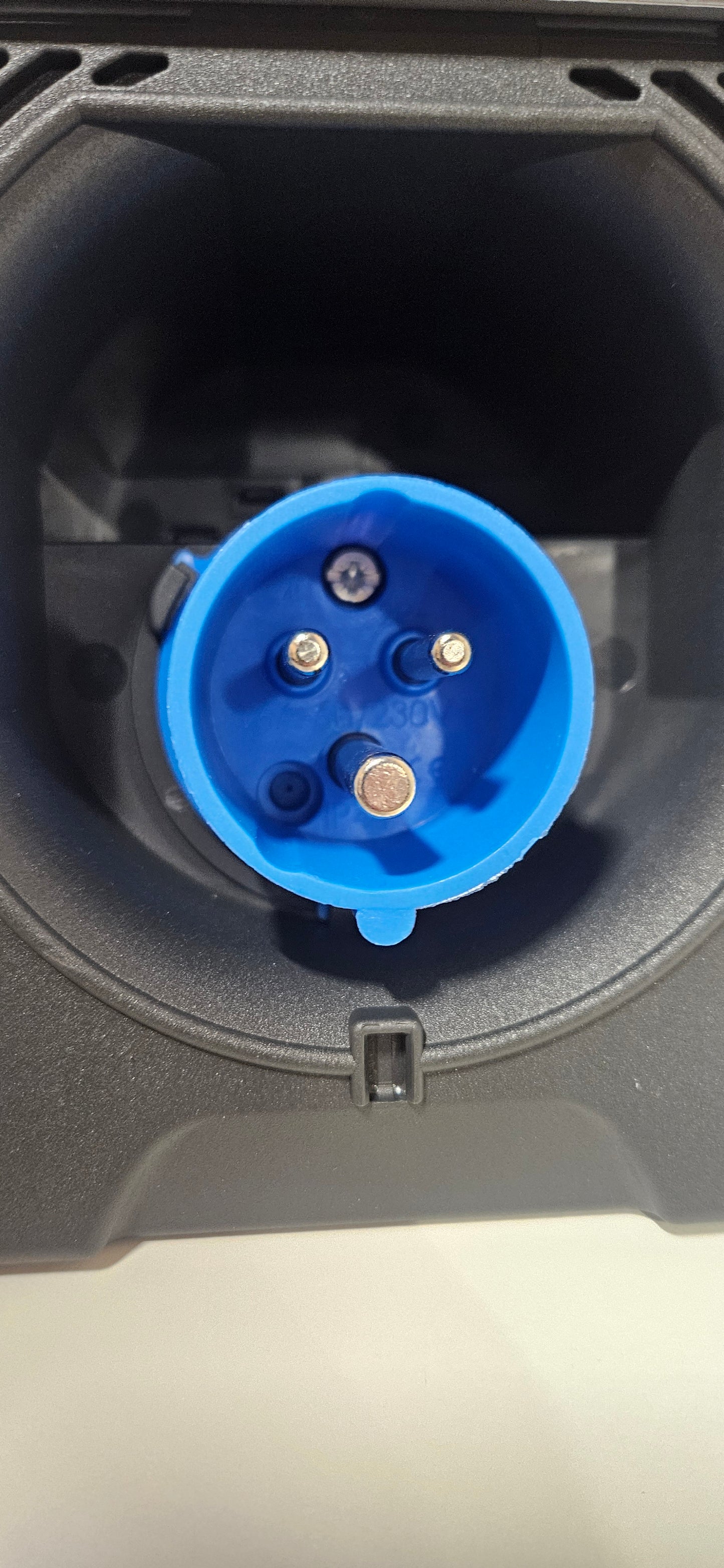 Fawo flush 230v mains EHU inlet with magnetic lock Grey