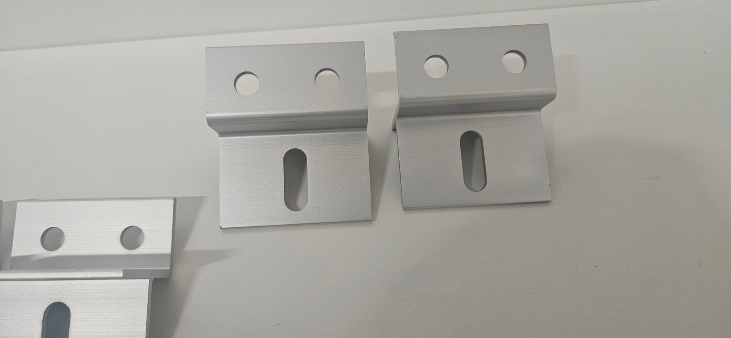 Set of 4 aluminium brackets with bolts for rigid solar panel mounting