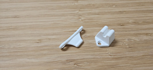 T-bar door retainer