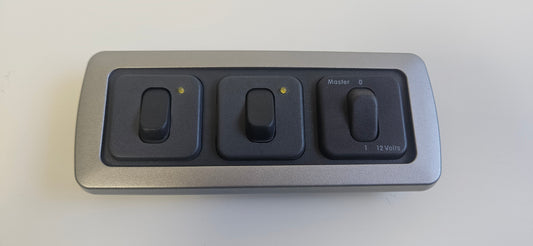 CBE C-Line triple. 2x LED single switch + Master switch kit (silver or black)