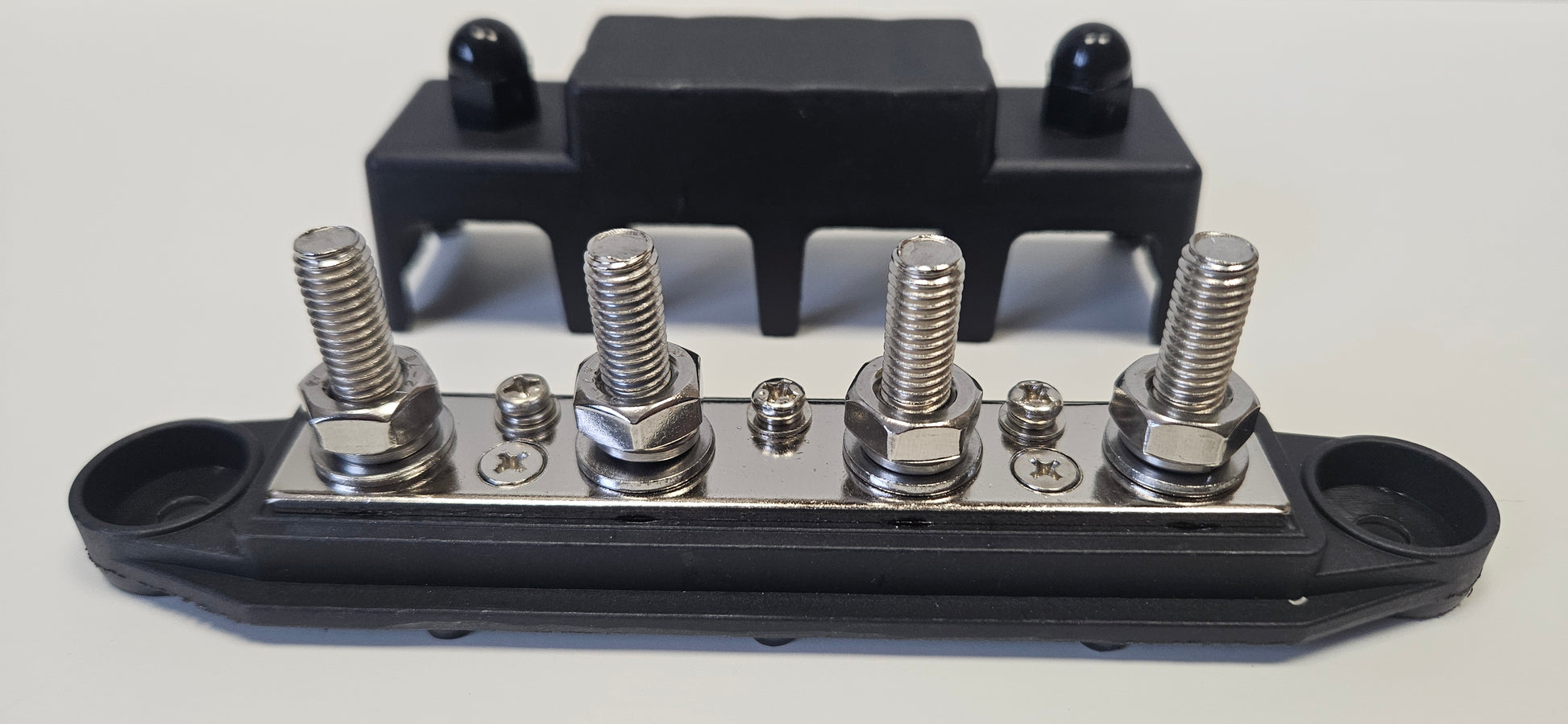 Negative busbar 4xM8 studs and 4x4mm screw terminals
