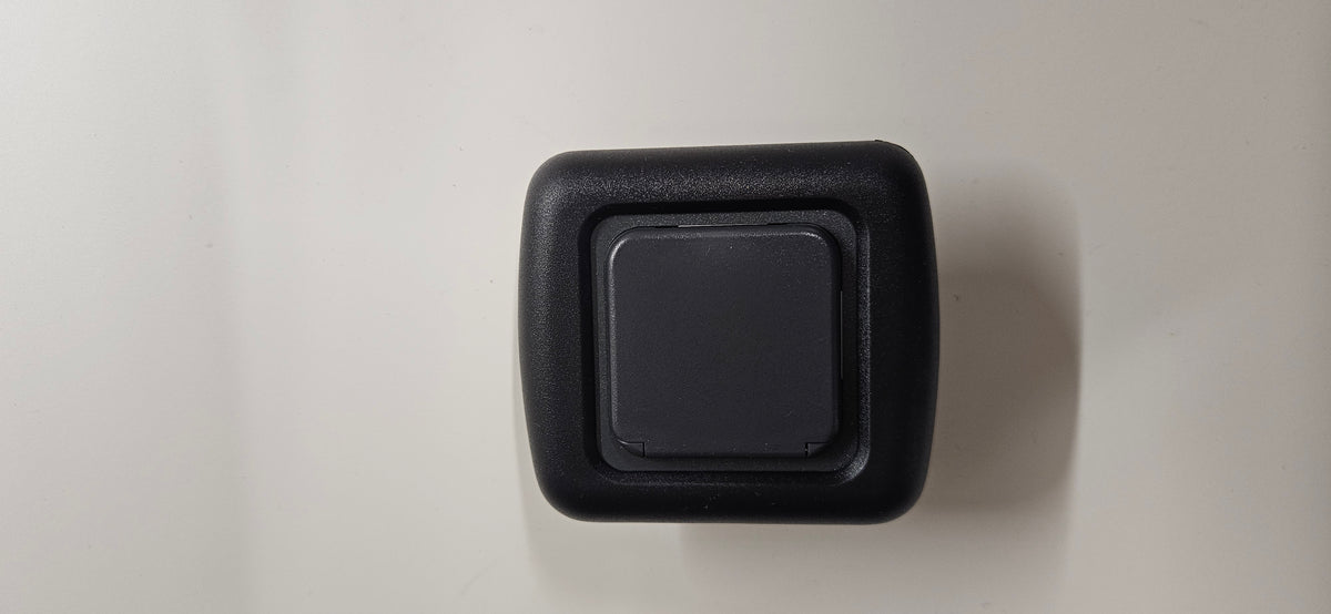 CBE C-Line single. 12V outlet (silver or black)