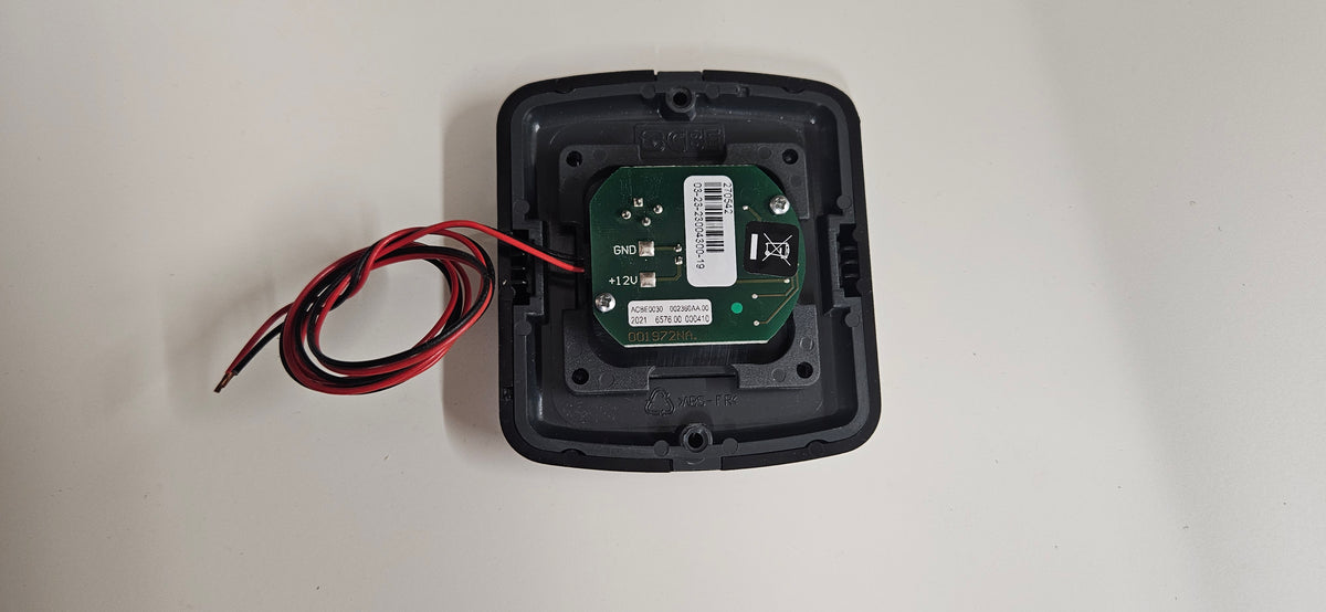 CBE C-Line single. 12V battery test panel (silver or black)