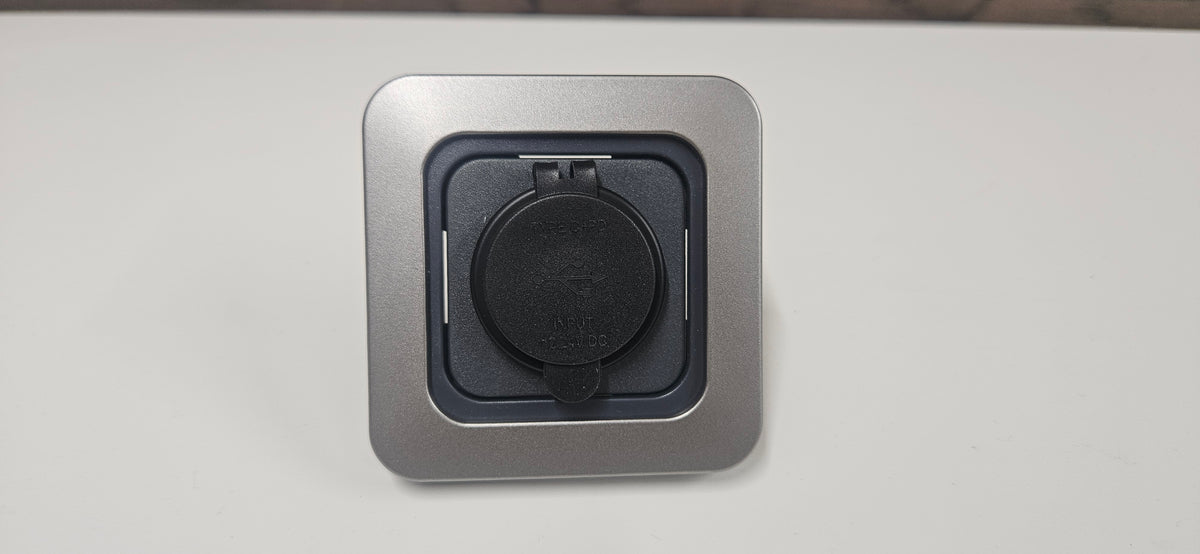 CBE C-Line single. Dual USB C socket kit (silver or black)