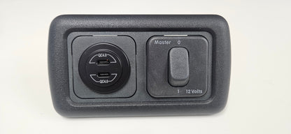 CBE C-Line double. Dual USB C socket + master switch (silver or black)
