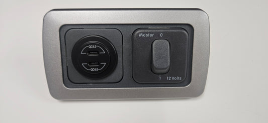 CBE C-Line double. Dual USB C socket + master switch (silver or black)