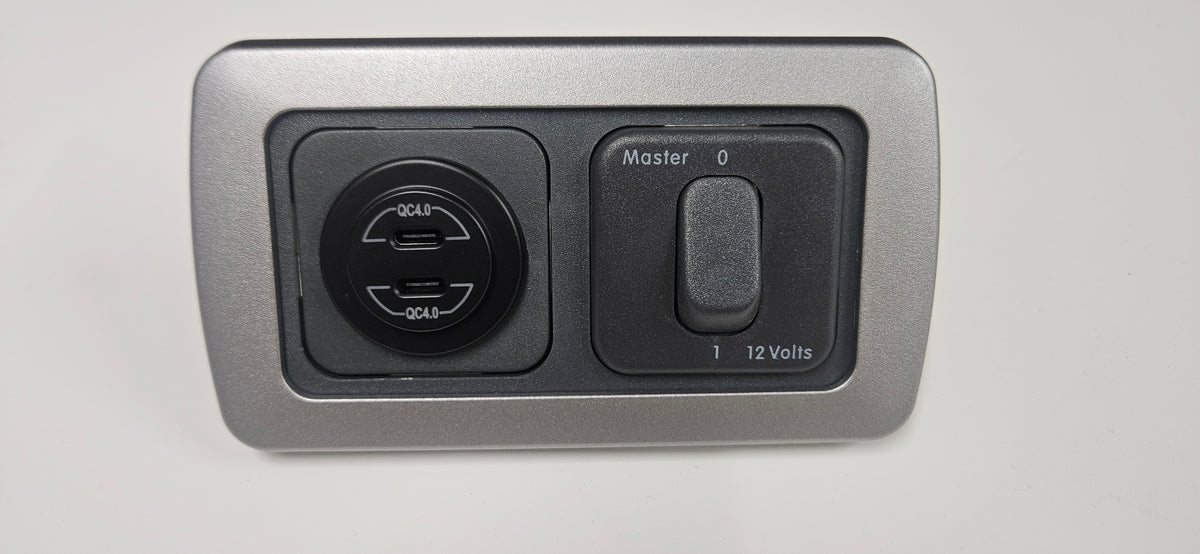 CBE C-Line double. Dual USB C socket + master switch (silver or black)