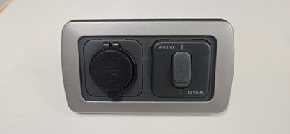 CBE C-Line double. Dual USB C socket + master switch (silver or black)