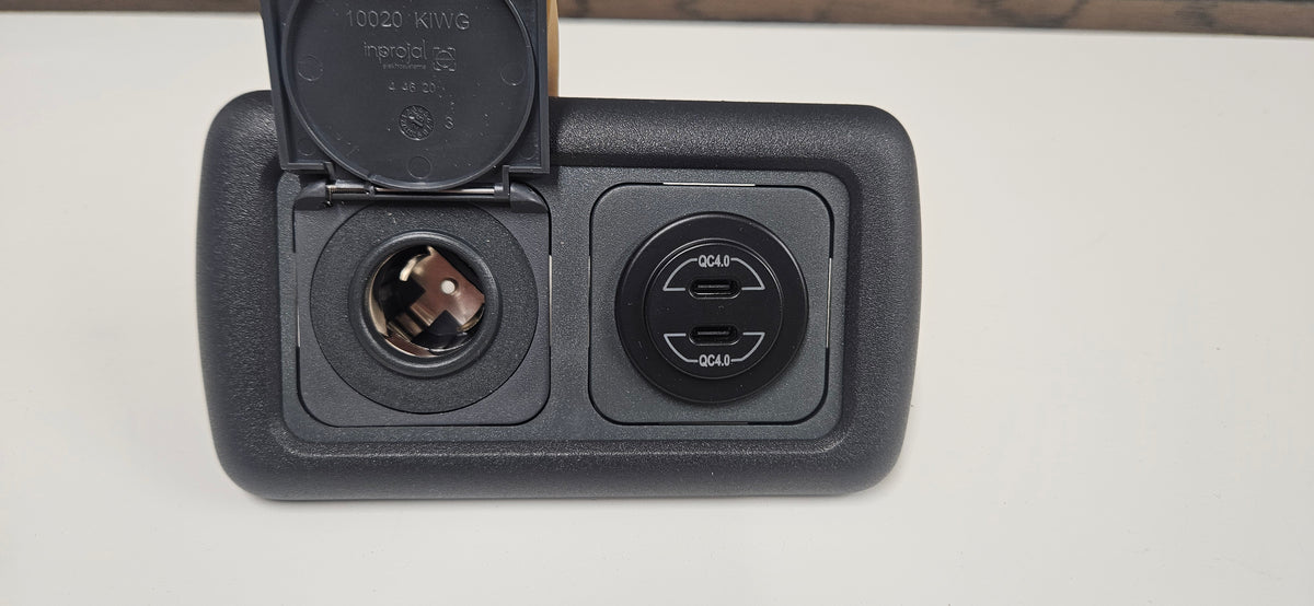 CBE C-Line double. Dual USB C socket + 12v outlet (silver or black)