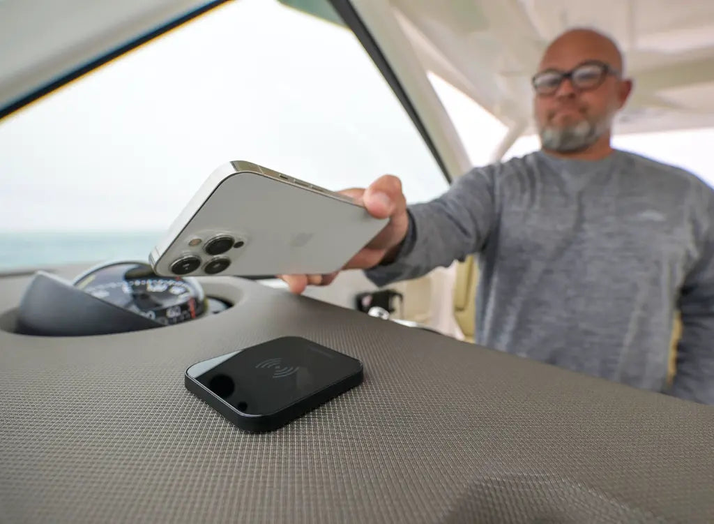 Scanstrut Ultra Magnetic Waterproof Wireless Charger 12V 24V – Product Image